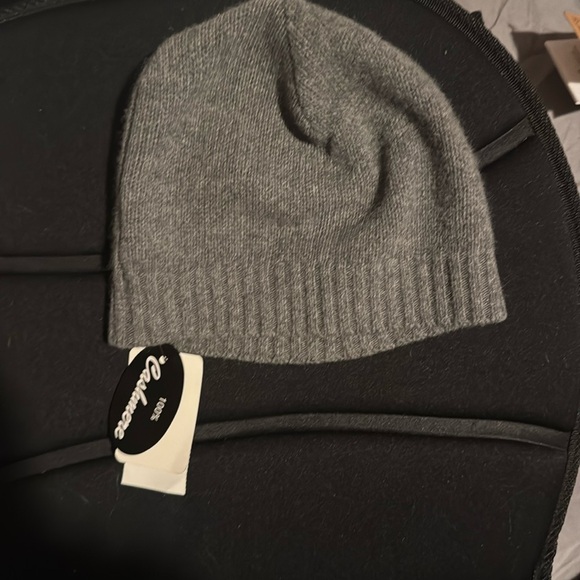 Portolano grey beanie hat NWT - Picture 1 of 4